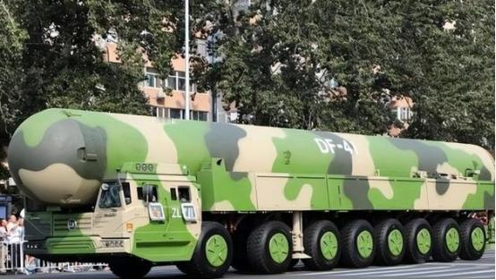 人类发明的那些武器，究竟哪一个是最可怕的，在“全球六大可怕武器”排行榜中，大名鼎