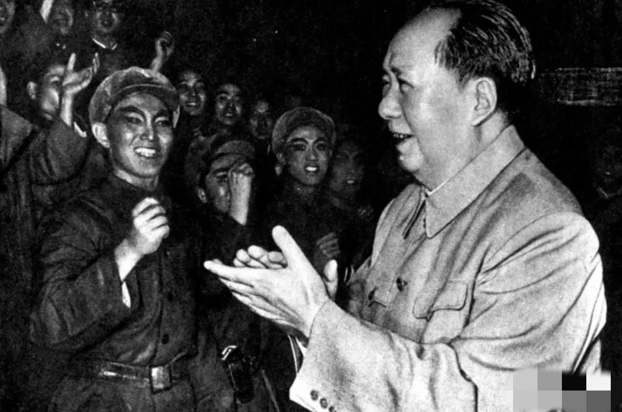 毛主席的最后十年硕果累累，震惊世界。可是因为特殊的原因，我们很少系统的去了解毛主