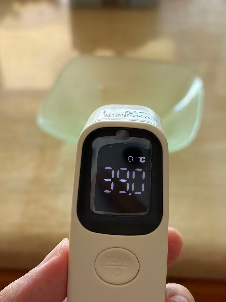 扁桃体发炎这么难受的，反复发烧折磨人，评论区抽一个粉丝请我喝奶茶补补[哭哭]​