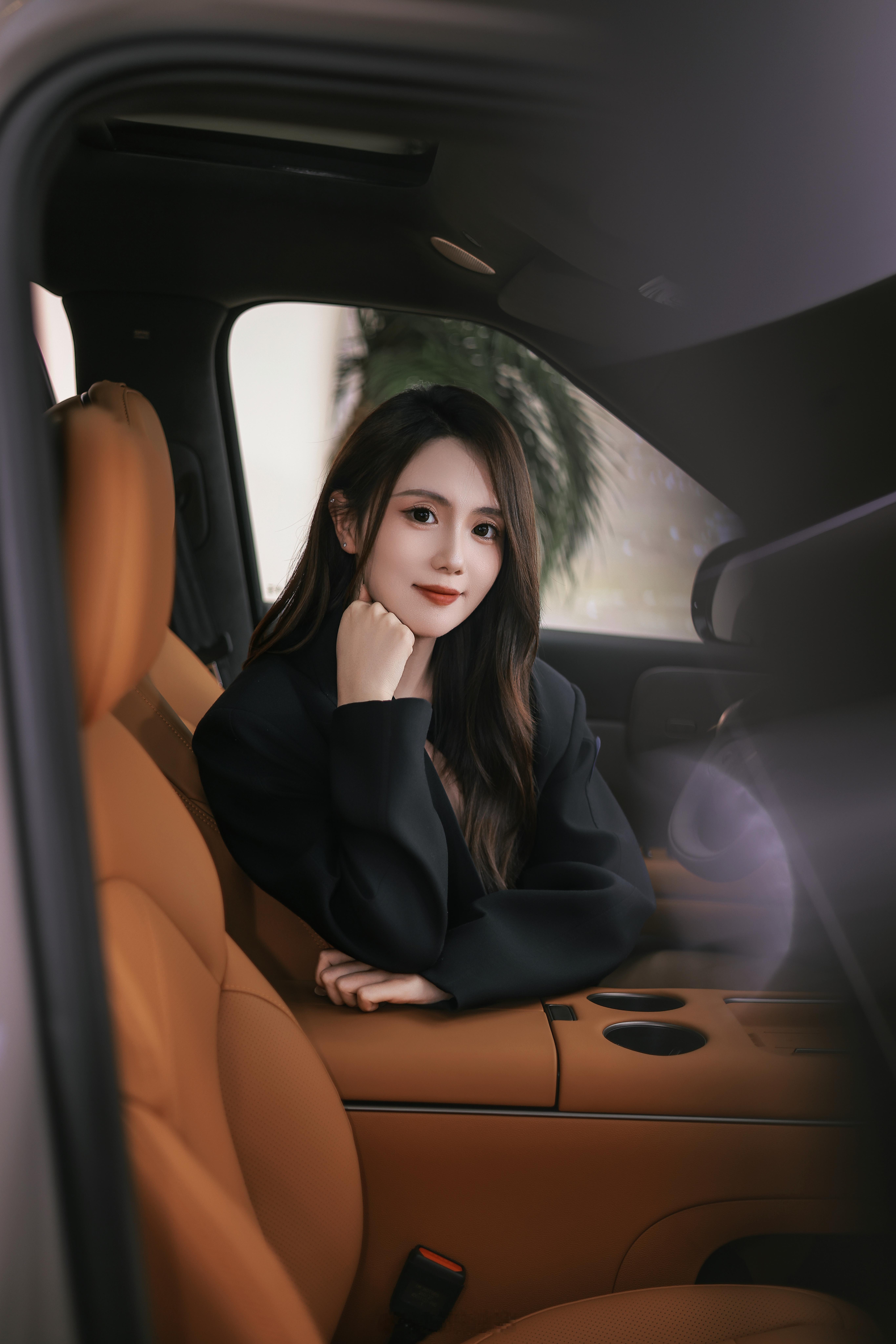 又在智己发布会咔了两张智己ls8新能源大牛说