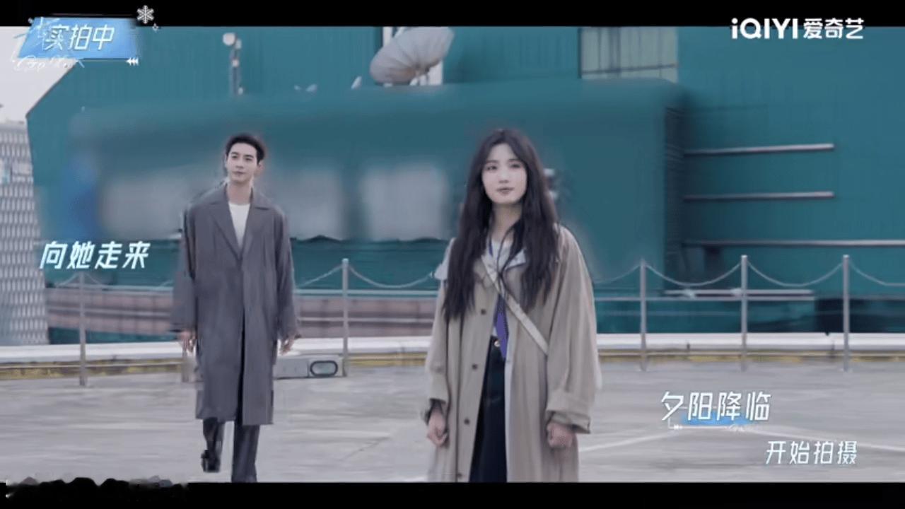 陈星旭卢昱晓互拍电视剧轧戏陈星旭举着镜头拍卢昱晓的样子也太苏了！认真捕捉对方的