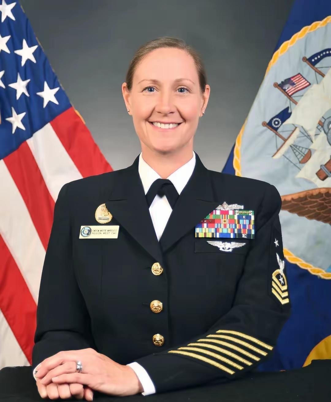 美国海军一级军士长马尔库奇玛斯蒂·马尔库奇（一级军士长），堪萨斯州人，于19