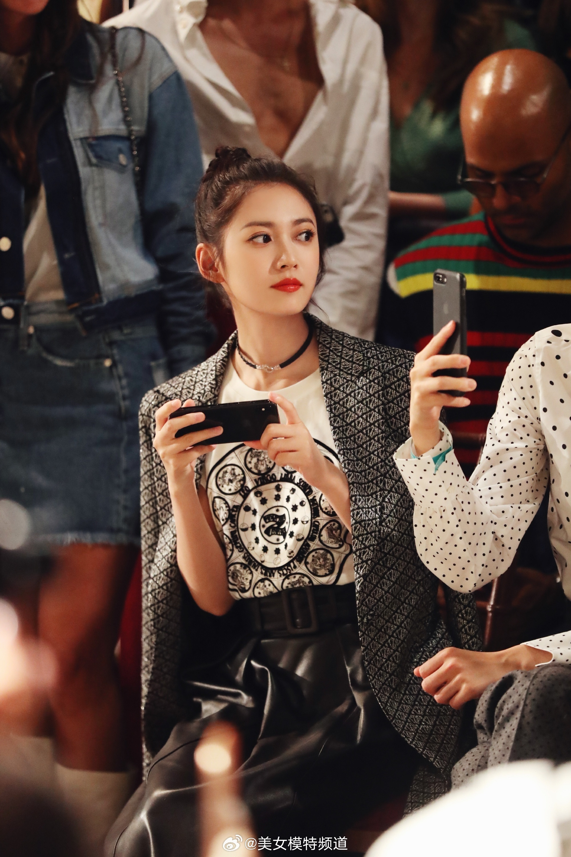 陈钰琪酷美穿搭写真