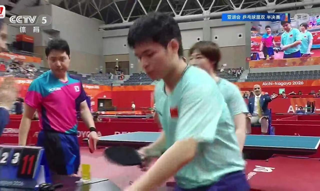 林诗栋与蒯曼战胜韩国后，大家都没留意到林诗栋的这个动作，他也以为隐藏得很好，实质