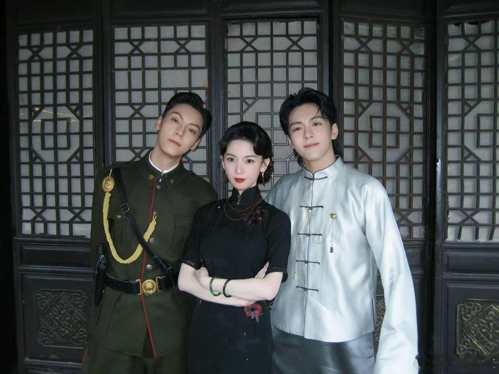 陈瑶发了和曾舜晞陈伟霆合照陈瑶发了和曾舜晞陈伟霆合照，没有想到今天居然还能看到