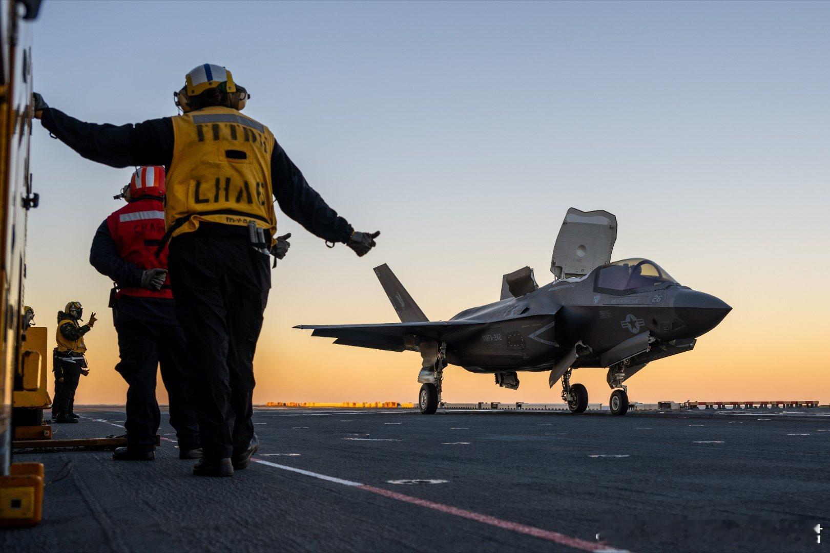 2025年7月2日，USSAmerica(LHA6)在珊瑚海。​​​