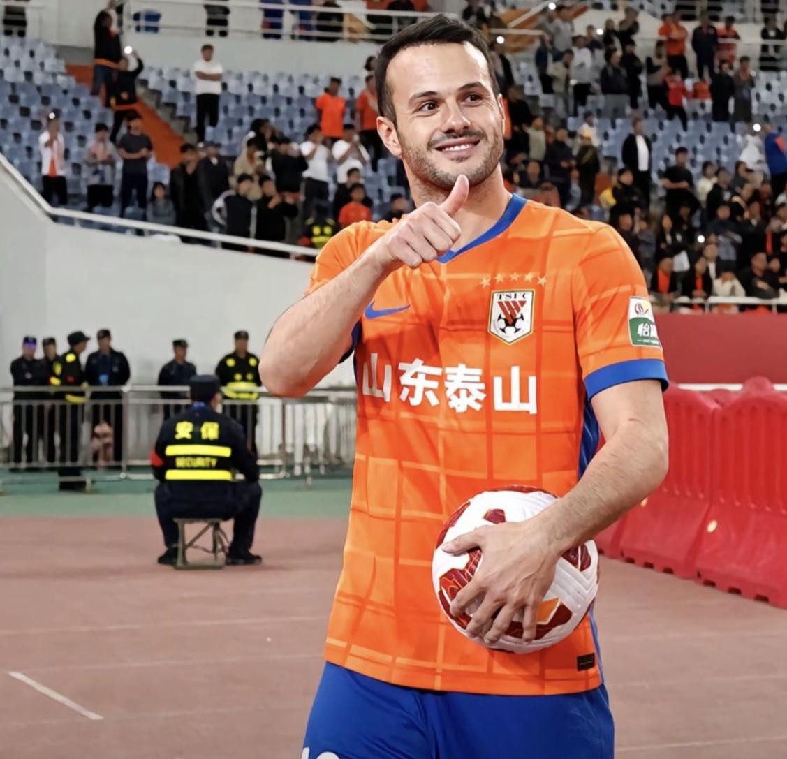 悬念揭晓！瓦科下赛季离队，山东泰山助教已送出祝福！中超联赛第29轮，山东泰山主