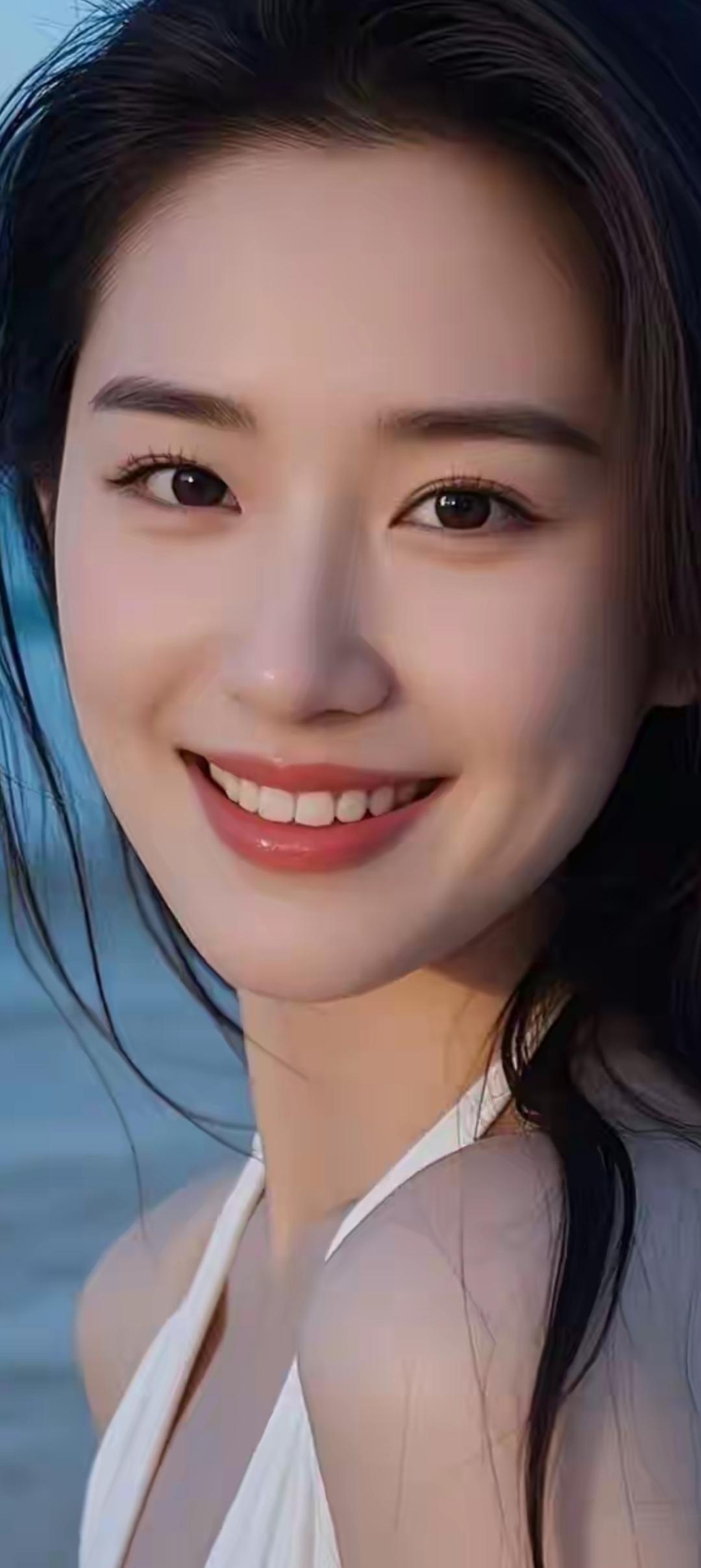 海边少女，微笑如阳光，海风吹拂，幸福满满