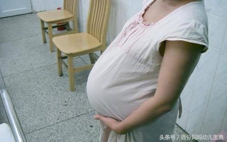 19岁孕妈喜怀双胞胎, 却被婆婆赶回娘家, 孩子出生婆家崩溃!