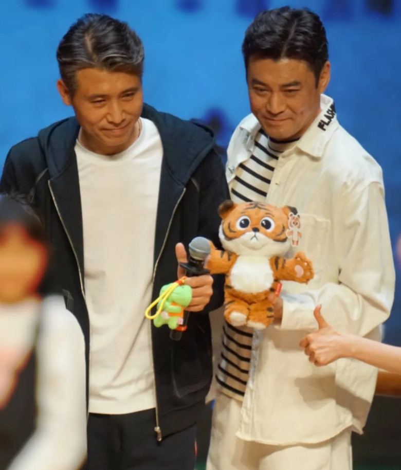 刚扒了一下李乃文跟唐旭真是不仔细查还不知道一查吓一跳，终于知道他们俩为什么被