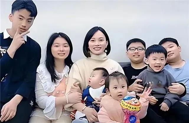 “丈夫基因好，不生孩子浪费！”广东打工妹张荣荣嫁给北大学霸，连生7胎逼得丈夫结扎