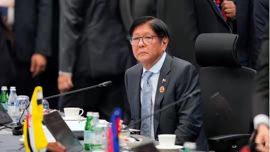 10月28日,在马来西亚吉隆坡发生一件令人联想的事,上午,历经近两年9轮磋商的自