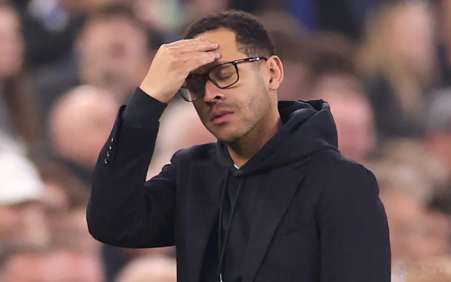 切尔西罗森尼尔犯了一个错误，太幼稚了。无论你说的是否正确，哪怕你说的百分之百都