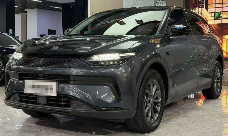 我觉得零跑C11是零跑旗下最好看的一款SUV，不接受反驳。整车线条非常流畅，也很