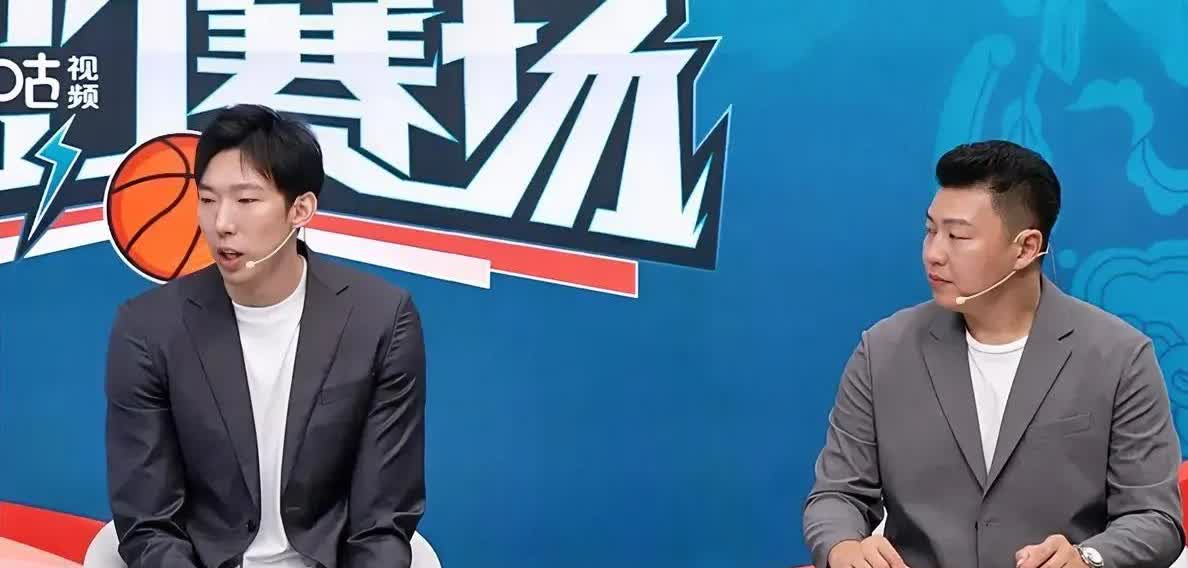 中国男篮亚洲杯以一分惜败落幕，现在最后悔的应该就是周琦了！据说郭指导为了等待周琦