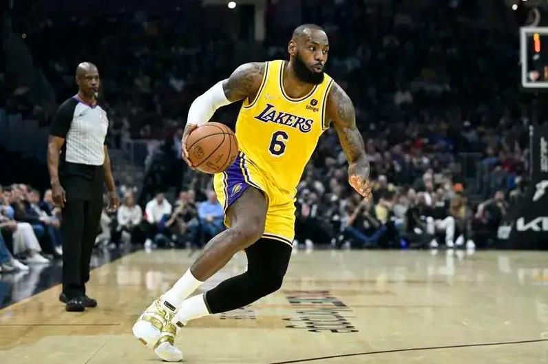 NBA人人质疑詹姆斯，但人人都不如詹姆斯？首先要说的就是411工程，虽然震古烁今
