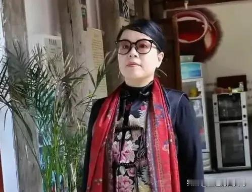 许敏，在得知儿子身患重病时，毫不犹豫地做出了割肝救子的决定。这一决定，是每一位母