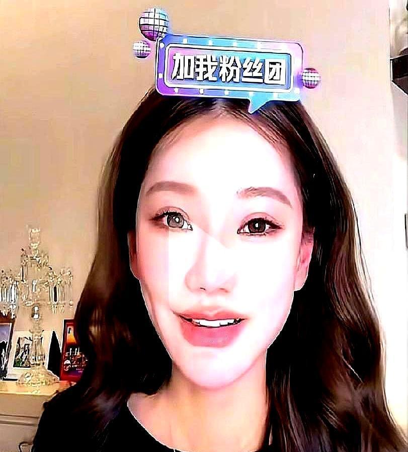 谁能想到，汪小菲的儿子在直播里，被问到更喜欢谁，脱口而出“阿姨”马筱梅，还补了句