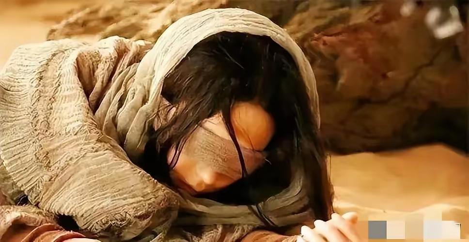 清末民初，广东一带盛产一种对女性极具摧残的职业——瞽妓，就是盲人妓女，这些妓女不