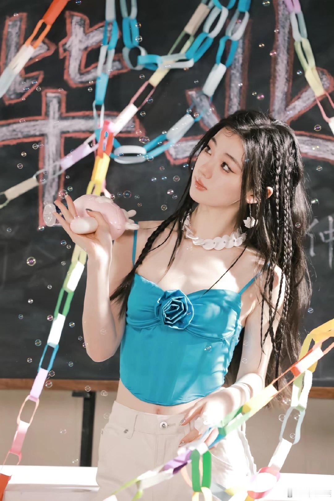 五颜六色的乙醇#单依纯##单依纯##单依纯#​