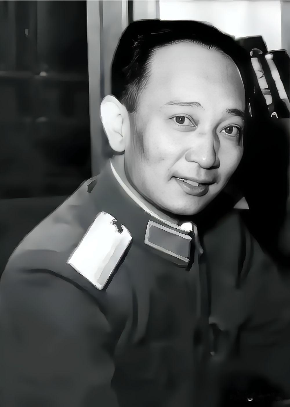 1949年，22军军长孙继先的女儿在门口玩耍，一个男人突然跑了过来，一把抱起了孙