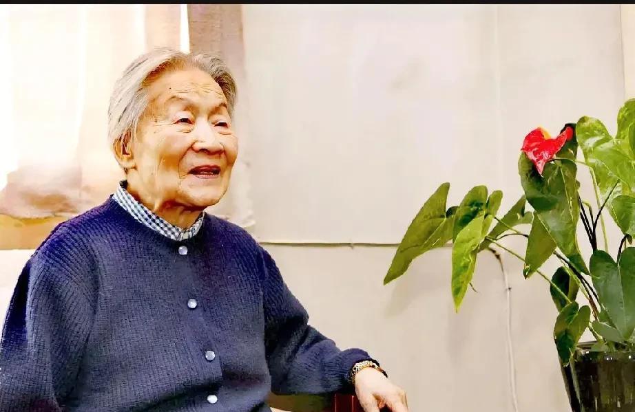 杨绛：“宽容是对自己涵养的修炼，偶尔计较，是告诉别人自己不傻。前者是格局，后者是