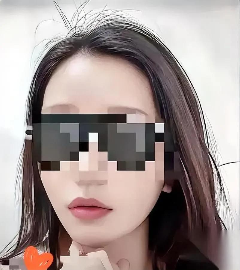 刷到副店长视频，血压飙升！这操作暴露多少婚姻真相？那男的按下录像键时，就