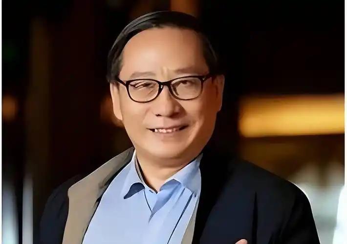 俄方这次态度非常强硬，坚持管道必须从蒙古进中国，理由是又便宜又快捷，而中方却始终