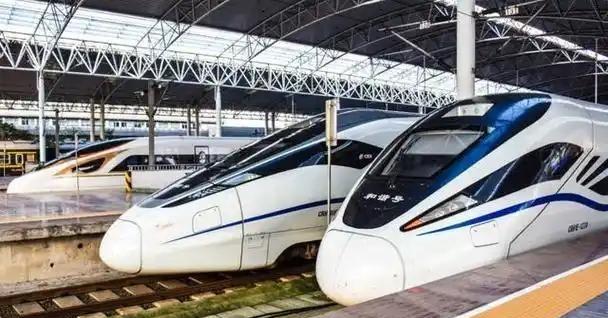 中国为什么执意要发展高铁，而不是廉价航空？因为中国在做一个赌注，赌得就是你用电，