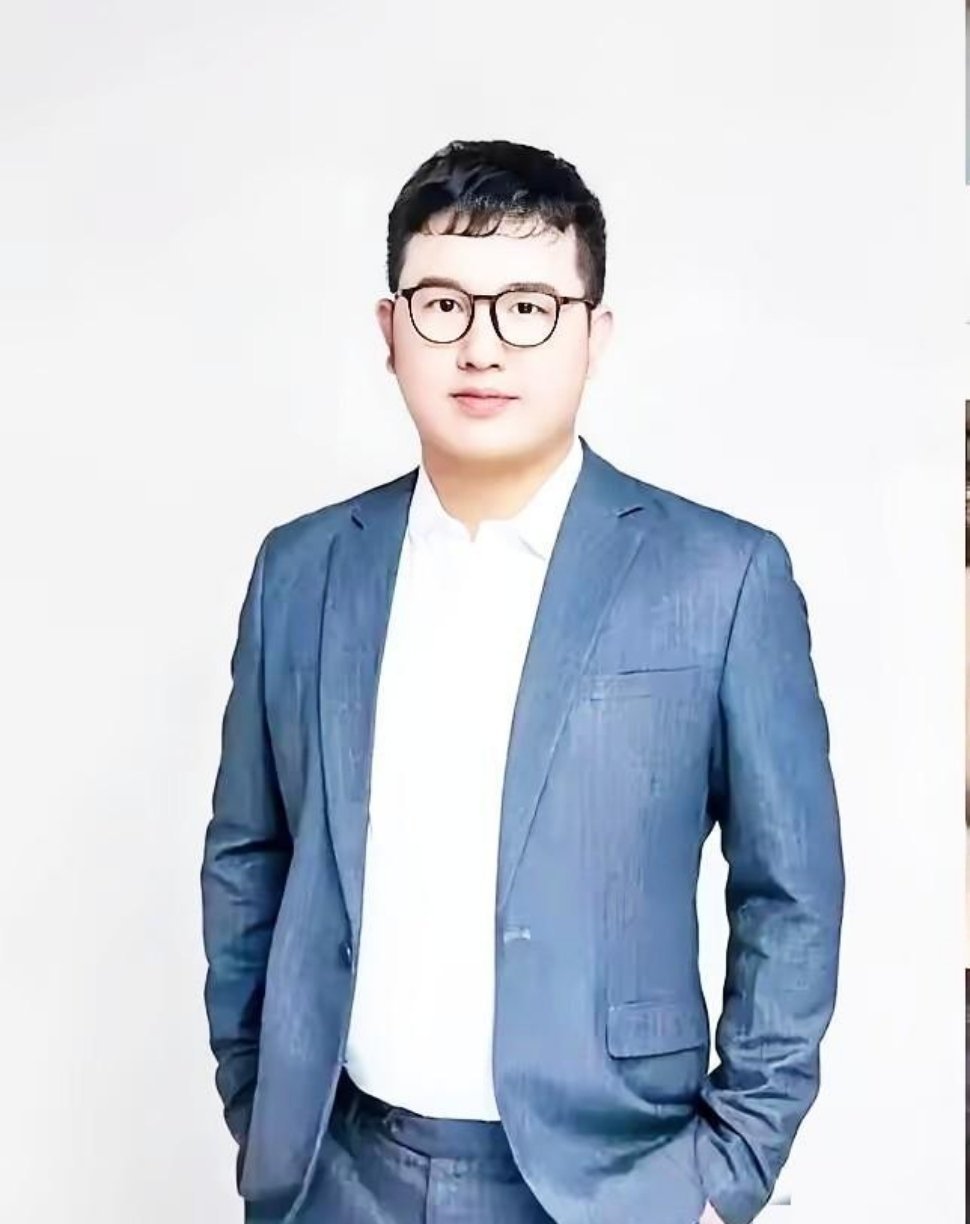 刷到个消息，盯着屏幕愣了半天。20亿美金，一百多亿人民币，硬生生被按停在半空。华