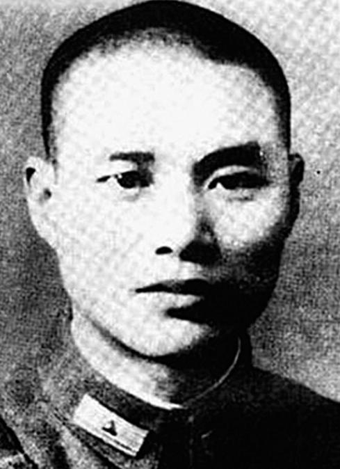 1932年，沈醉发现情报组里一个组员，老给日本人提供情报，他马上将此事报告戴笠。