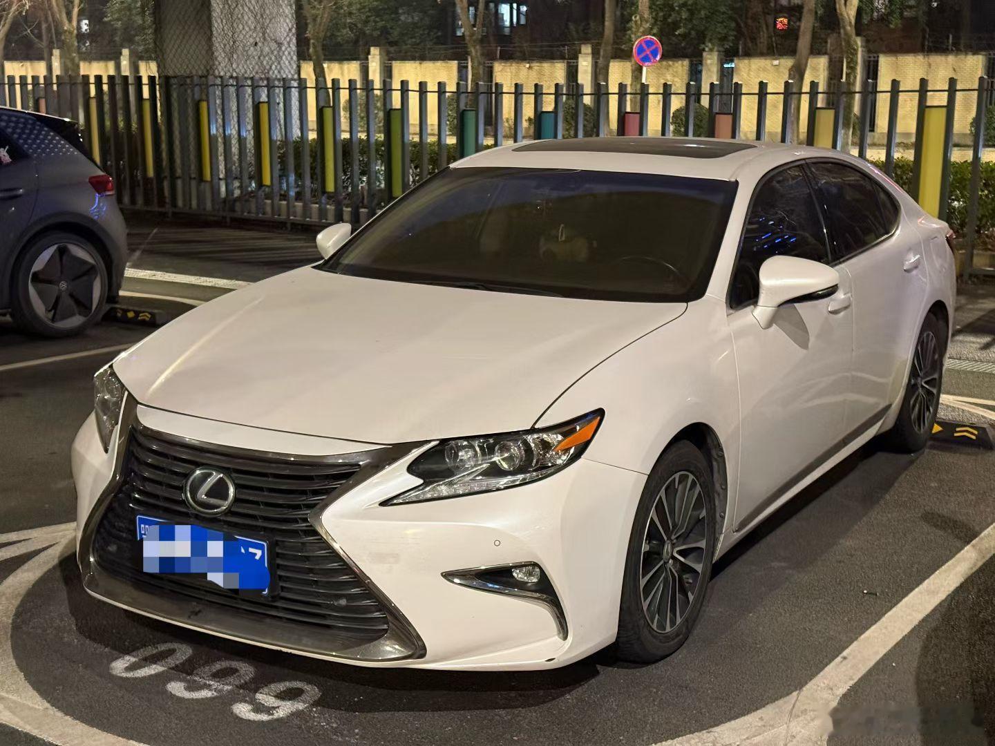 今天新收三台小车🙋1雷克萨斯ES2002016款雷克萨斯ES200midn