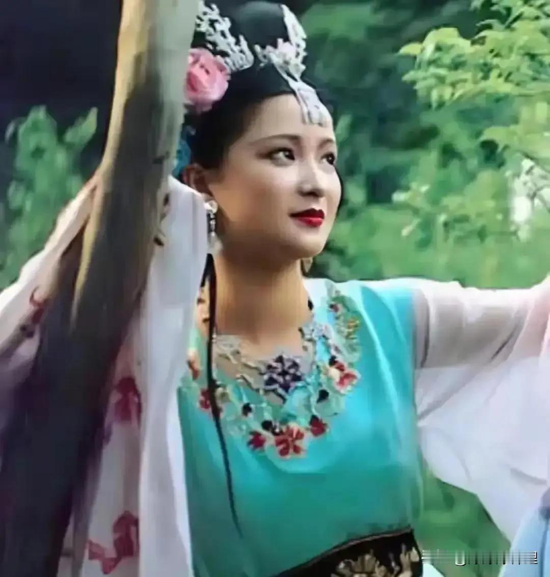 何晴临终前拽着妹妹的手，那话听得人心酸。没提两段失败的婚姻，满嘴都是对不住儿