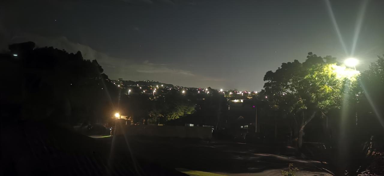 不要被资本主义骗了。新西兰社会高度发达的资本主义国家，但是业绩是一片漆