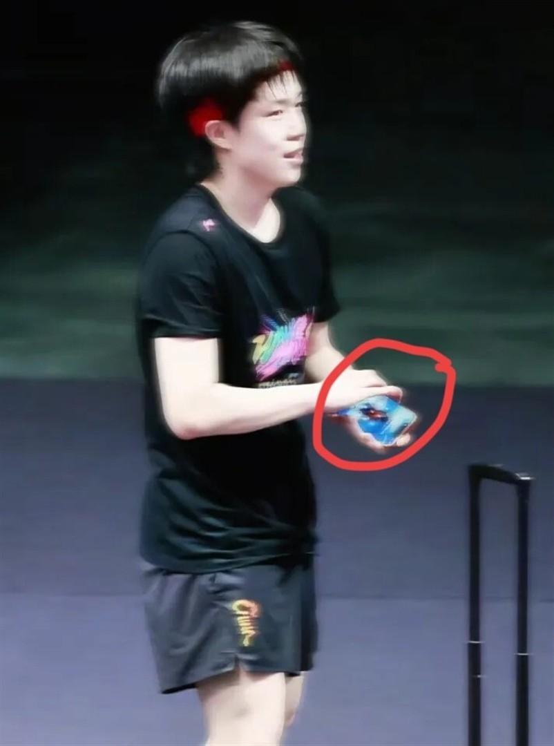 好家伙！谁能想到澳门全运会的训练场上，头哥一个掏手机的动作直接让全网沸腾了。当时