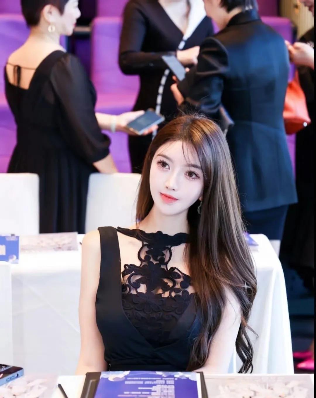 叶柯如今的现状给所有女人都提了个醒不管你长得多美、身材多好，也切记千万不要只