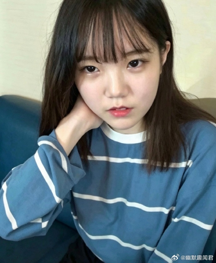 这么萌的女孩纸太可惜了​​​