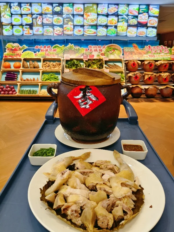 🎉在广州，用大瓦缸焗鸡你见过吗！