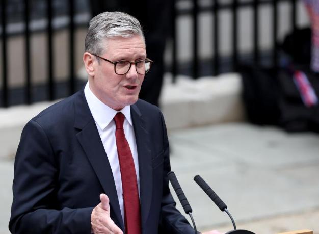 访华前夕，英国首相谈及中美，姿态相当谨慎小心！中国外交部周二宣布，应中方邀请