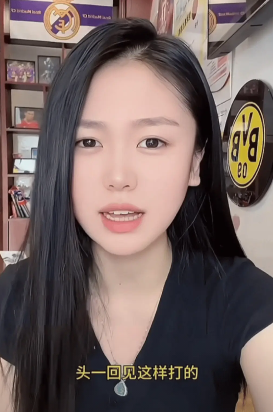 河南，一男子早早来到一家彩票店，向女店主提出一个要求，马上打2000张大乐透，2