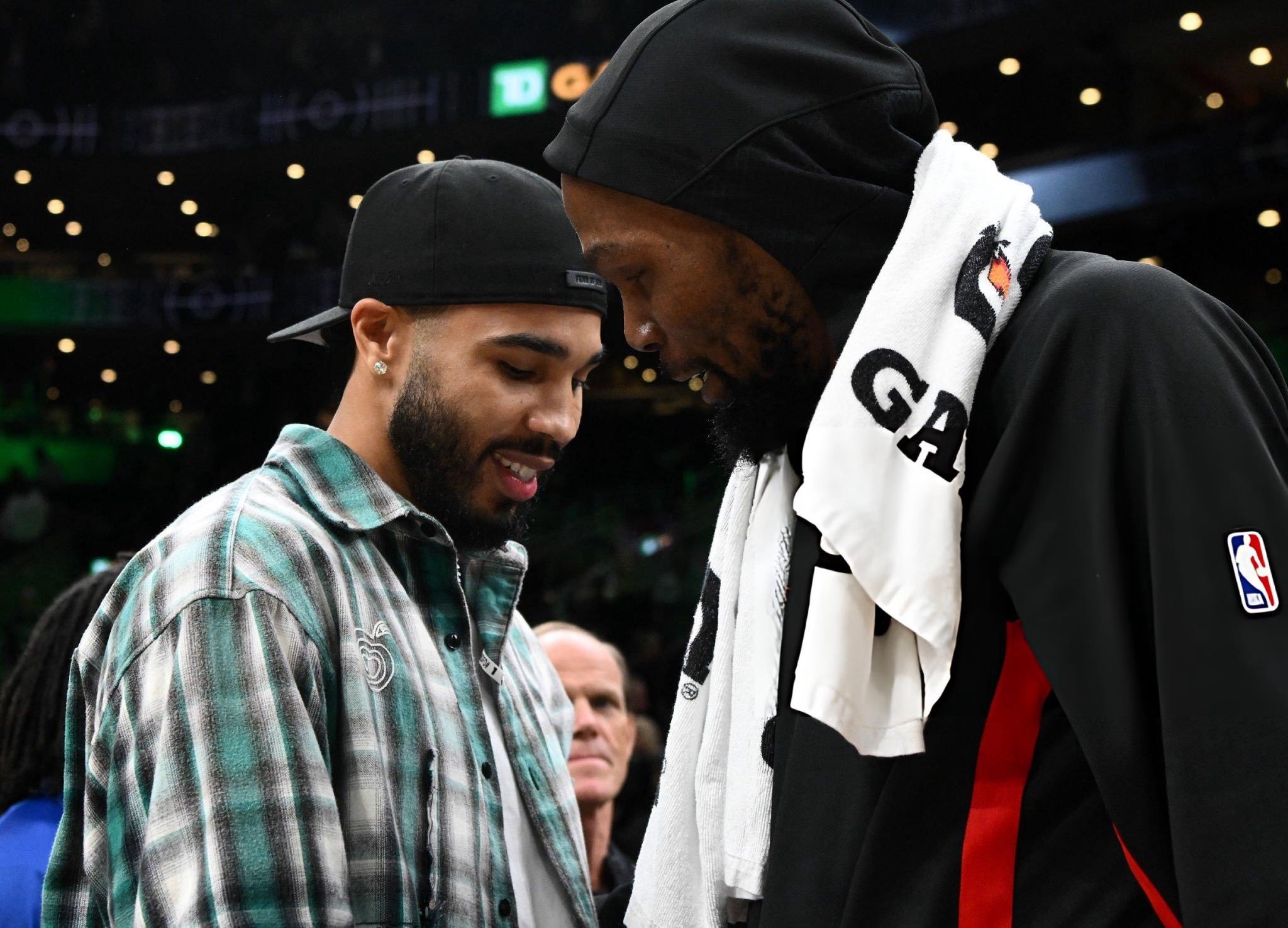 【杜兰特谈塔图姆的跟腱伤势恢复】“他受伤时，其实我并没有立刻联系他。我不想成为另