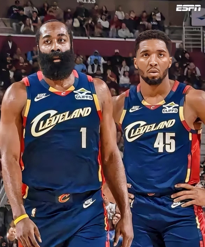 不吹不黑！骑士队126-113猛龙队，看看哈登和米切尔的数据对比！哈登：今年