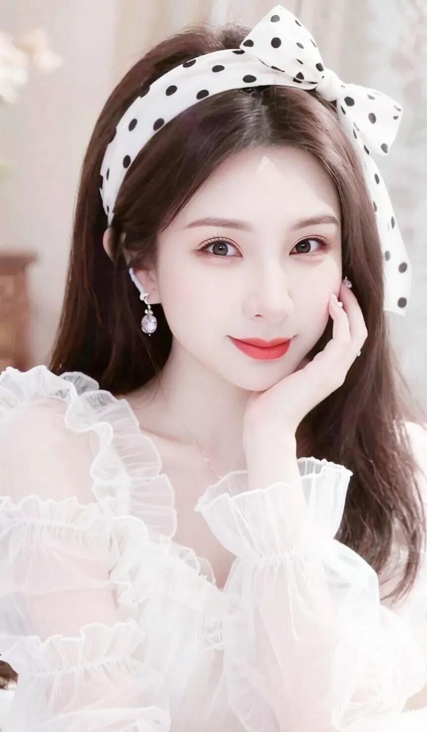 分享一下相册里的美女美女国色天姿美女照手机相册美照张张都是美女美女自拍图