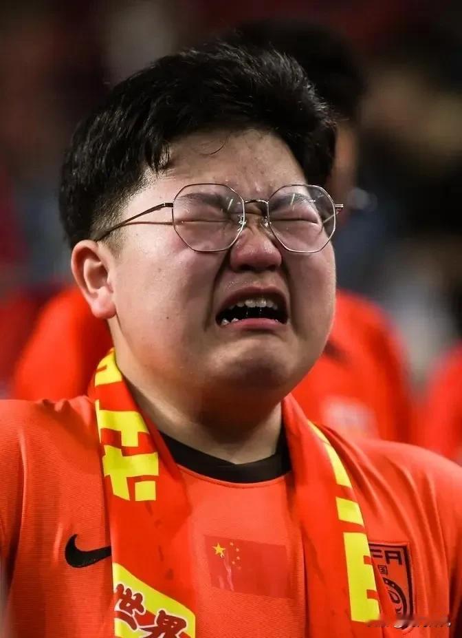 鲁能球迷终于中国足球总是失利的原因了！失利原因之一：每次国足集训，只要是征集