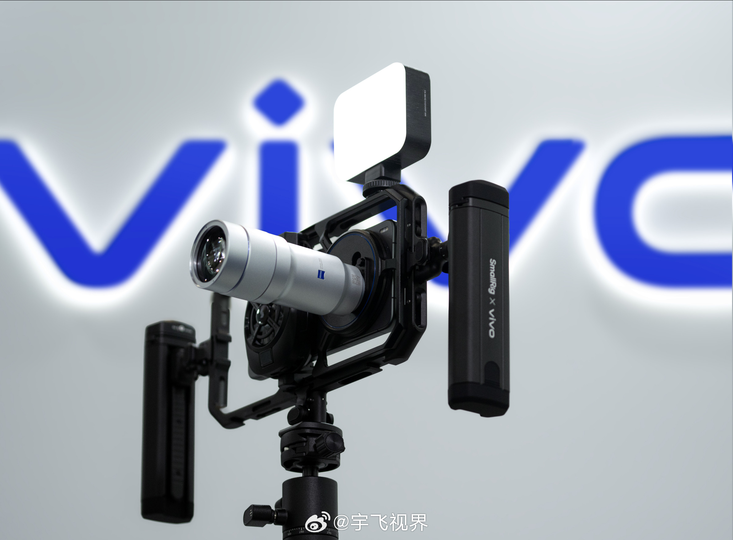 vivoX300Ultra这次升级，直接奔着“专业V单”去了。全焦段4K1