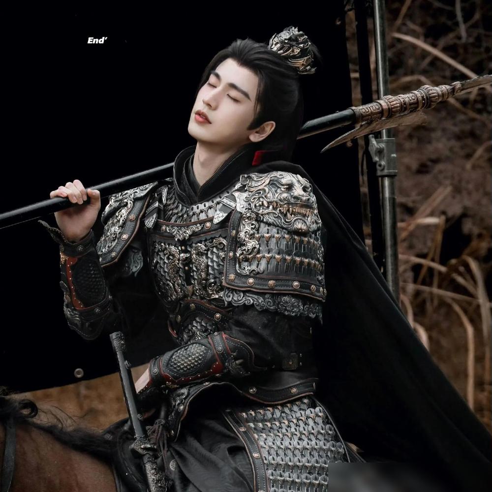 《逐玉》这波操作，把观众当傻子耍呢。播放平台搞热度注水，点开两秒就算播完，