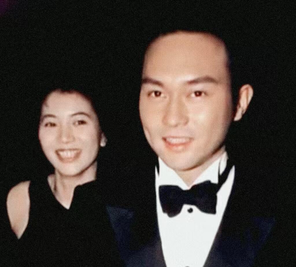 张智霖说：“我老婆每一次在骂我儿子，我都感觉她在骂我！”大家听到后，爆笑起来。张