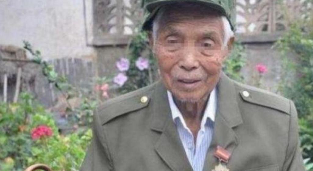1979年，黄干宗被两个越南女兵“掳”进了大山深处。他本以为自己必死无疑，却没想