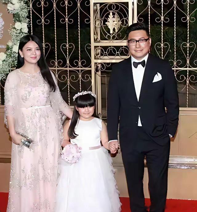 才发现参加黄晓明baby世纪婚礼的这些嘉宾也都离婚了！