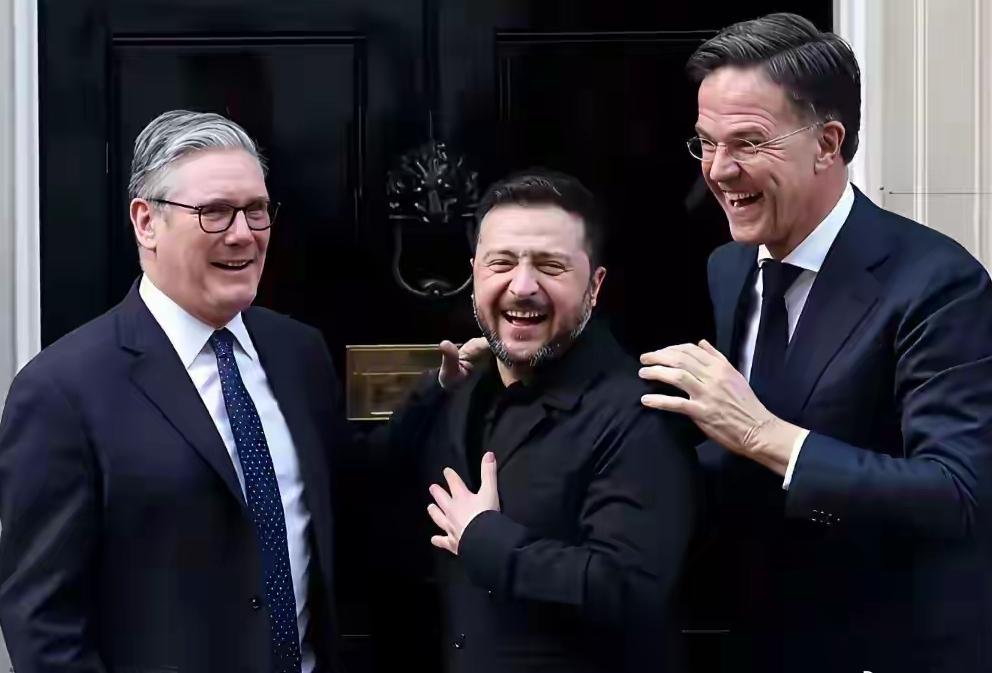 英国不愧是俄罗斯的头号敌人啊，乌克兰能够撑到今天这个地步，没有英国在背后支持肯定